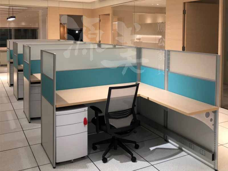 s8 800x600｜OA辦公桌,辦公室隔間,OA屏風,辦公家具工廠,玻璃隔間