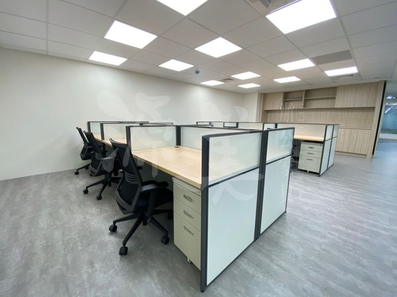 忠孝東路貿易公司｜OA辦公桌,辦公椅,OA屏風,辦公室隔間,辦公家具