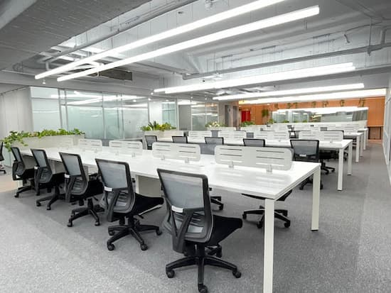 捷智商訊｜源美辦公家具-OA辦公桌椅，辦公室隔間品質可靠推薦