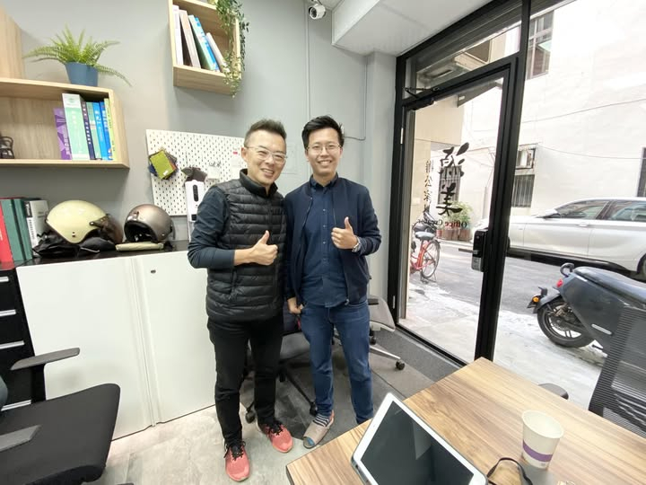 優質的辦公家具，來自專業車評達人 『ANDY老爹』 的支持