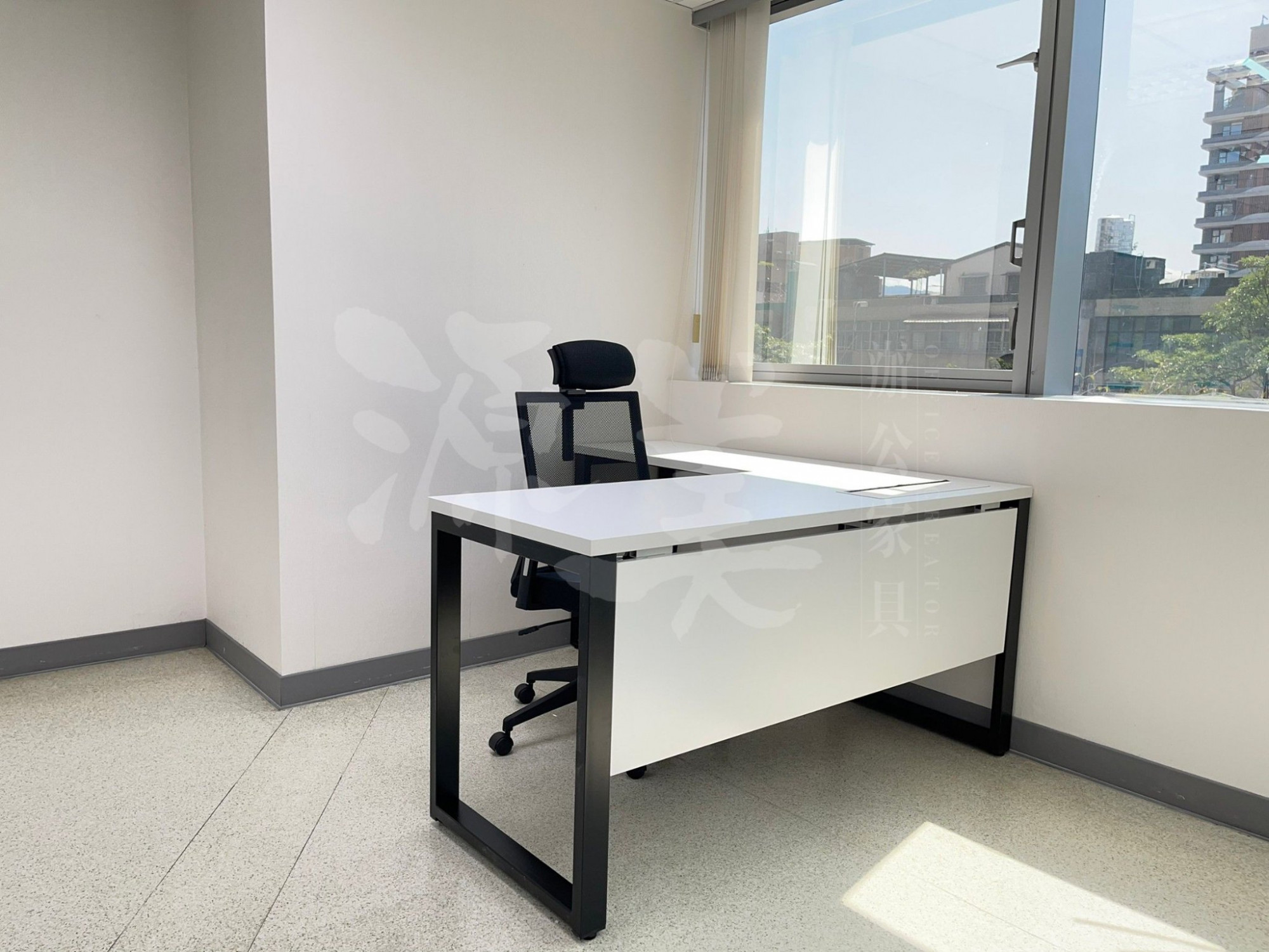辦公室玻璃隔間、OA辦公桌、OA屏風