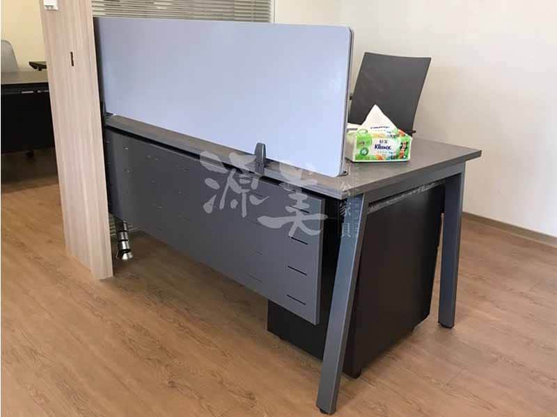 造型八字形辦公桌案例08