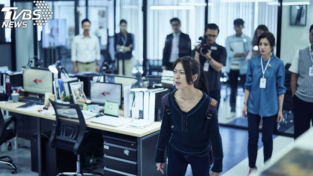 《我們與惡的距離》電視上映實景 - 源美辦公家具